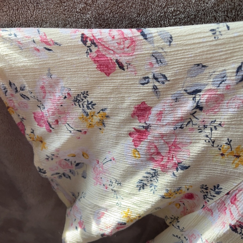 Yellow w/ floral print, tie in front, super cute! - Picture 3 of 4